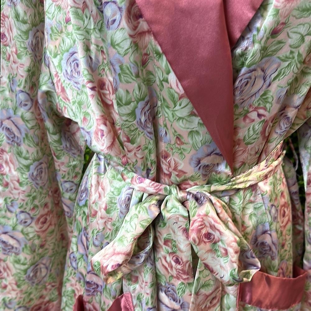 Floral Satin Robe with Pink Trim 3/20/26 - Picture 11 of 17